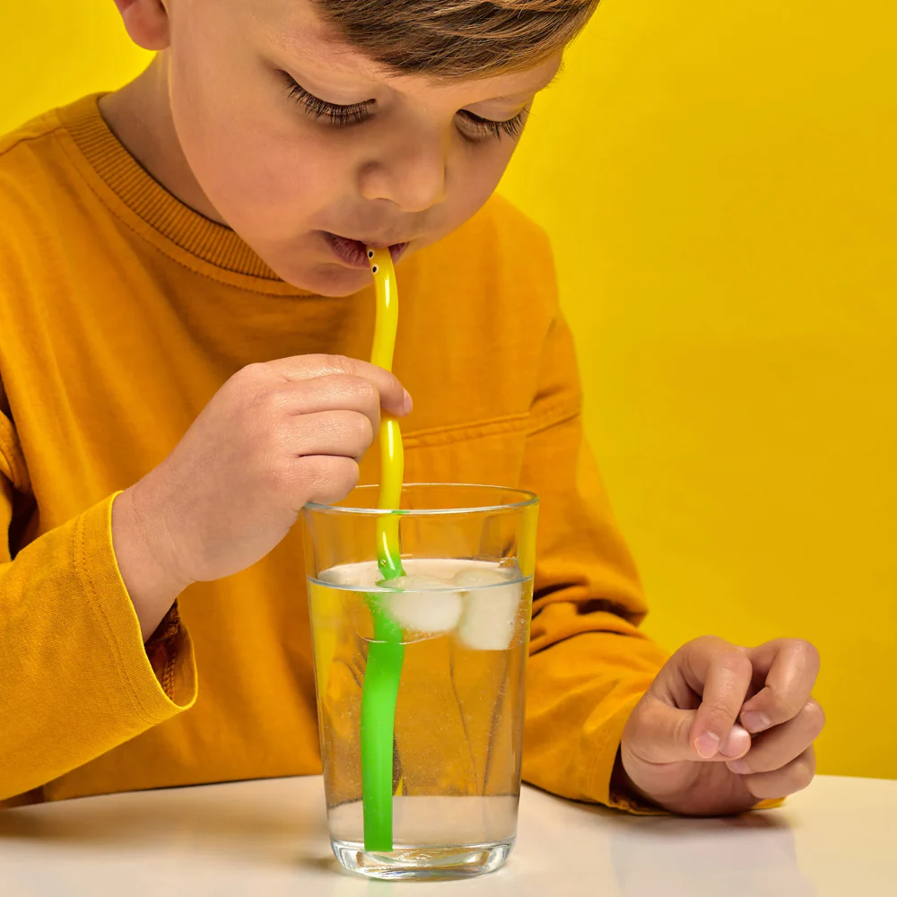 Wiggly Worm Color Changing Straws - Image 2